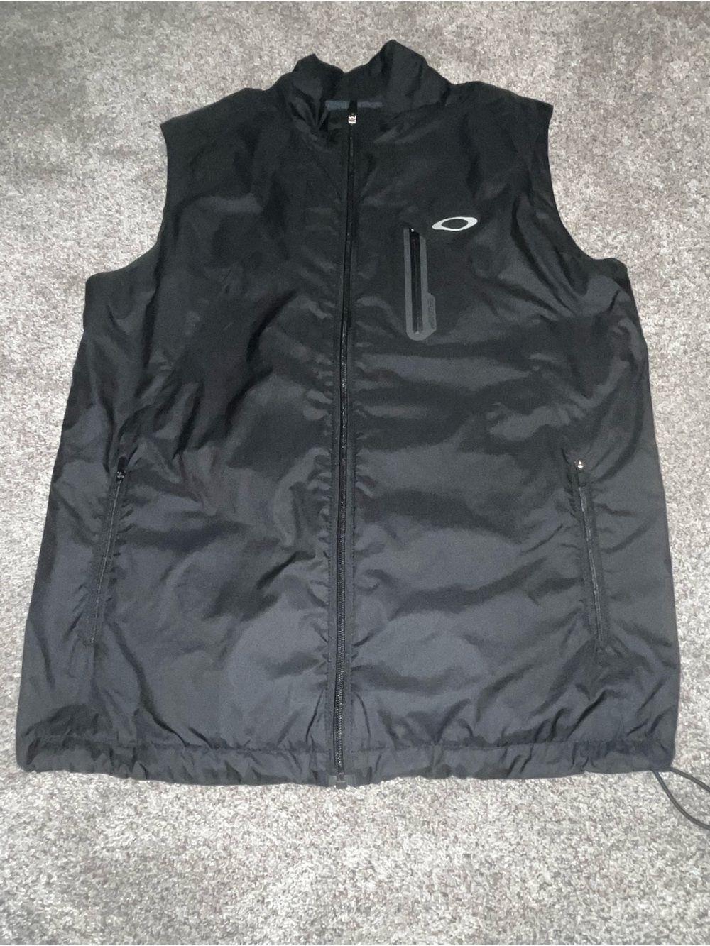 Oakley Men’s M Quilted Full Zip Vest Black Gray Hydrolix Euc